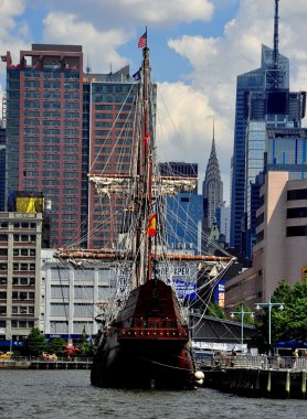 NYC: El Galeon yelkenli gemi