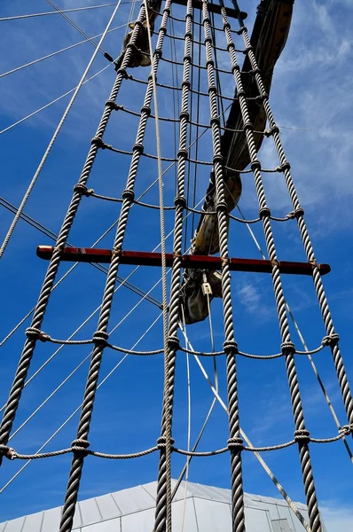 NYC:  Rope Rigging on El Galeon Sailing Ship — Stock Photo, Image