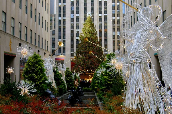 NYC: Channel Gardens at Rockefeller Center — Stock Photo, Image