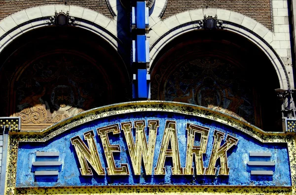 Newark, NJ: Parmaount Newark Movie Theatre Marquee - Stock-foto