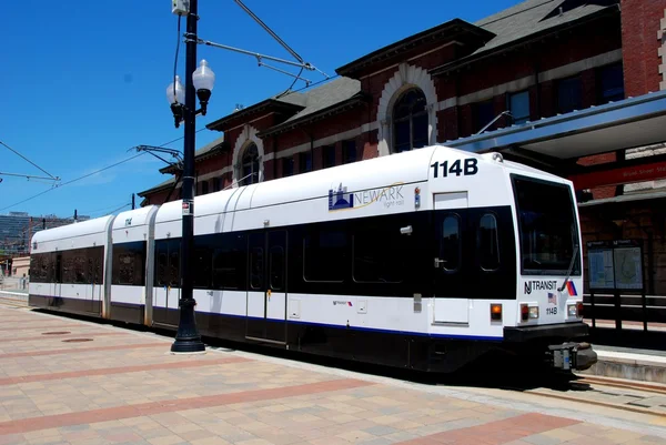 Newark, Nj: Nj Transit hafif raylı arabası — Stok fotoğraf