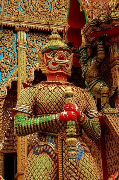 Nakhon Patham, Tailandia: Demonio guardián en Wat Dai Lom —  Fotos de Stock