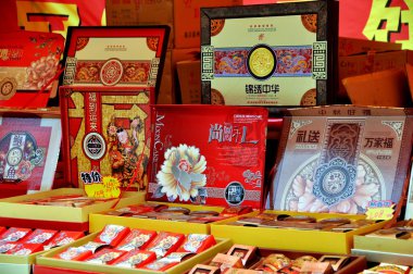 Chengdu, Çin: Moon Kek fantezi ambalaj içinde