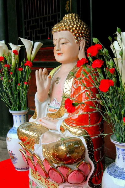 Chengdu, China: Buda en el templo de Wenshu —  Fotos de Stock