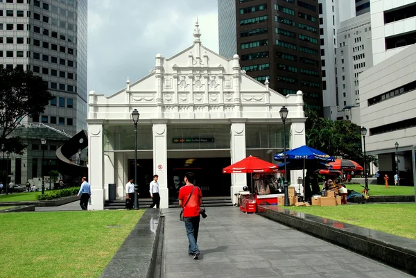 Singapore: MRT Subway Station at Raffles Place — Stock Photo, Image