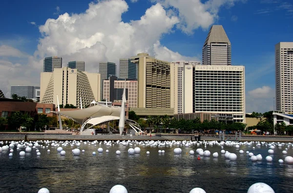 Singapore: View to Marina Bay Towers — Stock Photo, Image