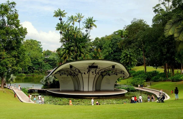 Singapore: Shaw Symphony Stage in Botanic Gardens — Stock Photo, Image