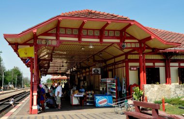 Hua Hin, Tayland: Tay Demiryolları tren istasyonu