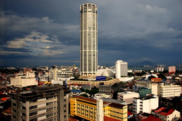 Georgetown, Malásia: Vista da cidade e da torre de Komtar — Fotografia de Stock