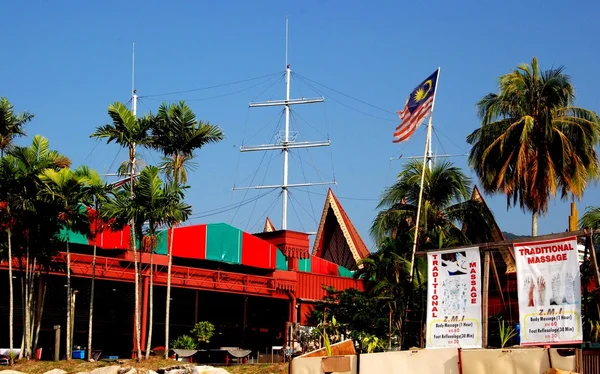 Batu Ferringhi, Malezya: Eden köy Restoran — Stok fotoğraf
