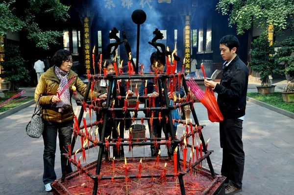 Xindu, China: People Lighting Incense at Bao Guang Temple — Stock Photo, Image