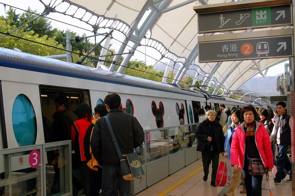 Hong Kong, China: Boarding Disneyland Express Train — Stock Photo, Image