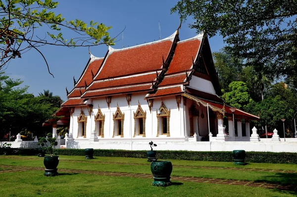 Amphawa, Tajlandia: Wat Amphawa Chetiyaram — Zdjęcie stockowe