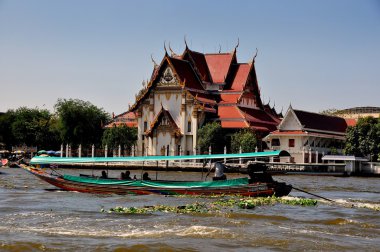 Bangkok, Tayland: Chao Praya Nehri Feribot Tekne ve Taylandlı Wat