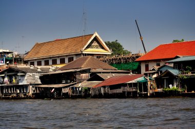 Bangkok, Tayland: Riverbank doğum eski ahşap evler
