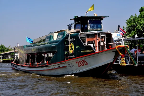 Bangkok, Thailand: Chao Praya River Ferry Boat – stockfoto