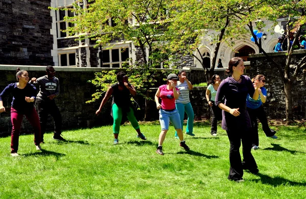 ニューヨーク市: 学生都市の大学で運動 — ストック写真