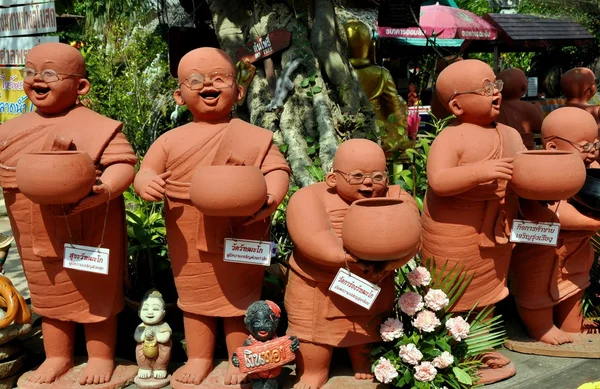 Ayutthaya, Tajlandia: Terra Cotta mnich posągi — Zdjęcie stockowe