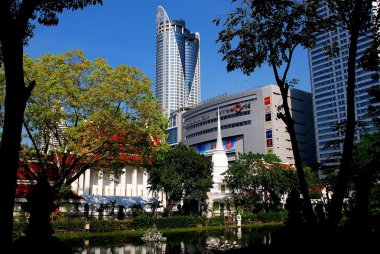 Bangkok, Tayland: Centara Grand Hotel ve Orta Dünya