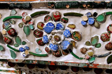 Bangkok, Tayland: Seramik Rose dekorasyon Wat Arun