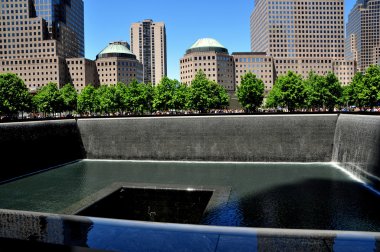 NYC: 9-11 Anıtı Güney kule ayak izi