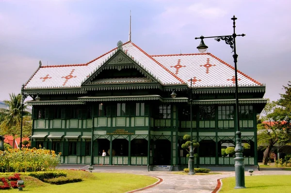 Bangkok, thailand: dusit royal palast ausstellungshalle — Stockfoto