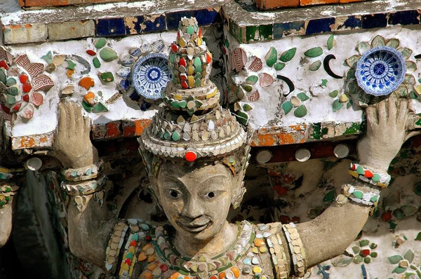 Bangkok, Thailand: Kinnaree Figure at Wat Arun — Stok Foto