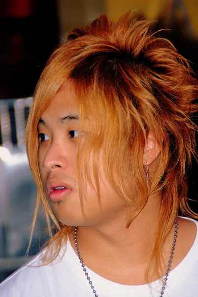 Bangkok, Thailand: Thai Youth with Trendy Dyed Hair — Stock Photo, Image