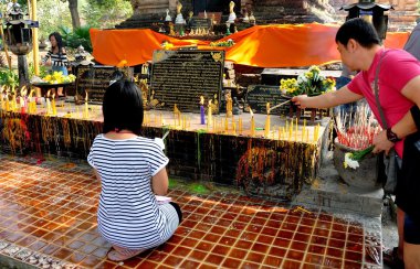 Chiang Mai, Thailand: Thais Praying at Wat Ched Yod