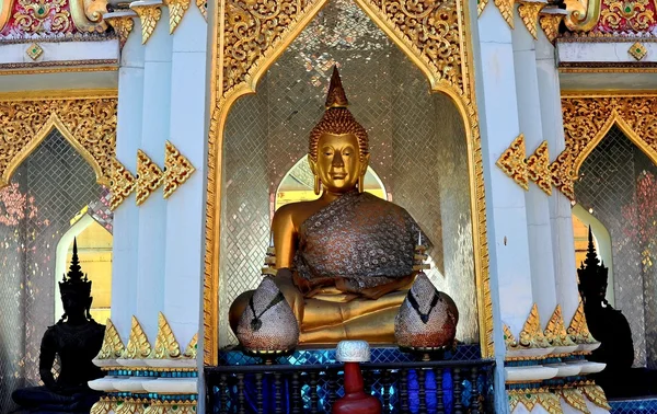 Chiang Mai, Thailand: Seated Buddha at Wat Chomphu — Stock Photo, Image