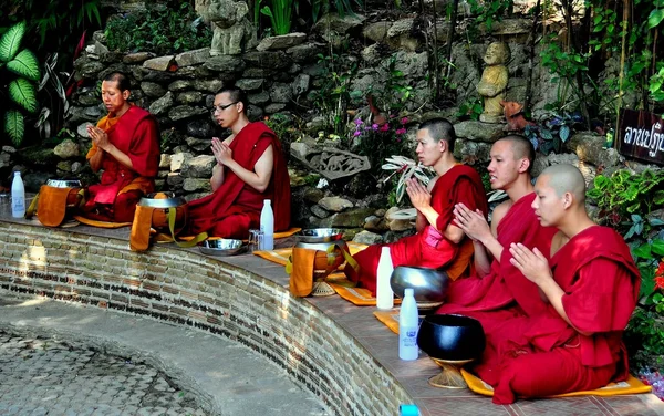 Chiang Mai, Thailand: Buddhist Monks at Wat Palad — Stock Fotó