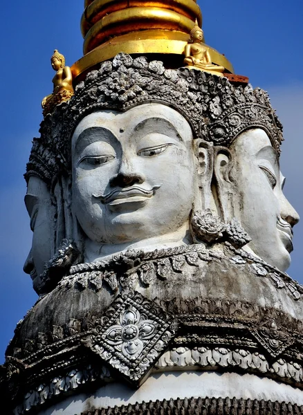 Chiang Mai, Thailand: Wat Pan Whaen Buddhas — Stock Photo, Image