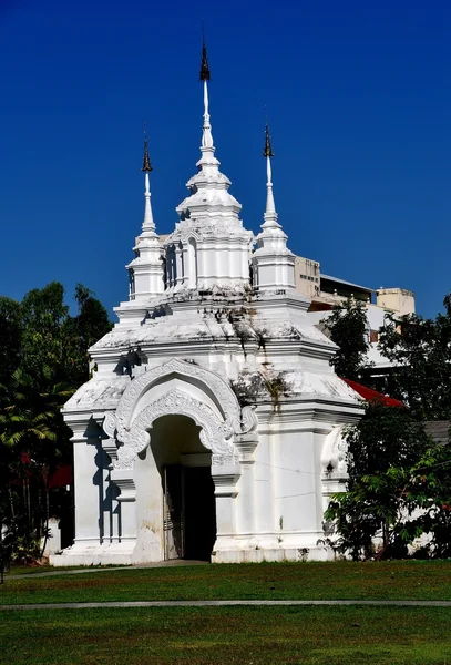 Chiang Mai, Thailand: Entrance Gateway to Wat Suan Dok — Stock fotografie