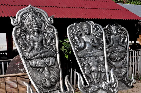 Chiang Mai,Thailand: Metal Buddha Panels at Wat Sri Suphan — Stockfoto