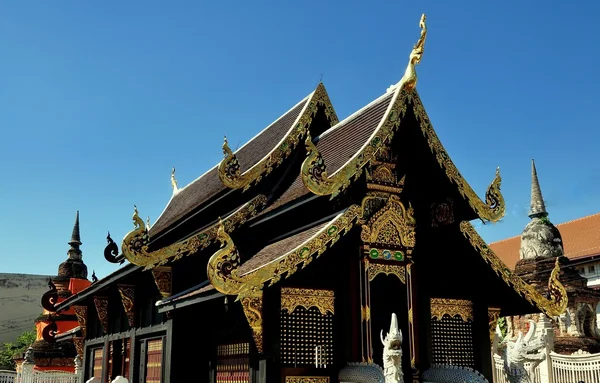 Chiang Mai, Thailand: Wat Inthakhin Saduenmuang Vihan Hall — Zdjęcie stockowe