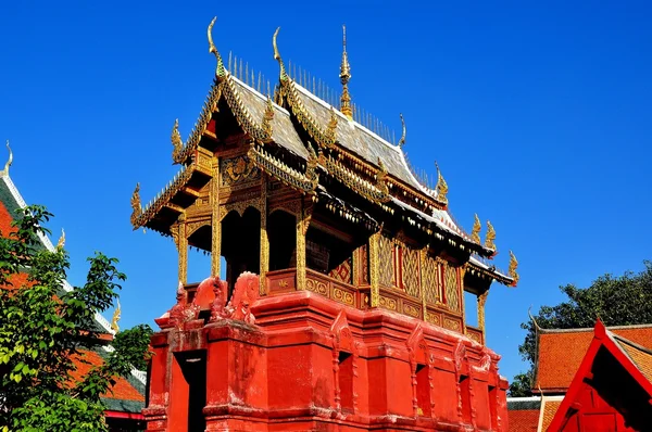 Lamphun, Tailândia: Biblioteca do Repositório no Templo Tailandês — Fotografia de Stock