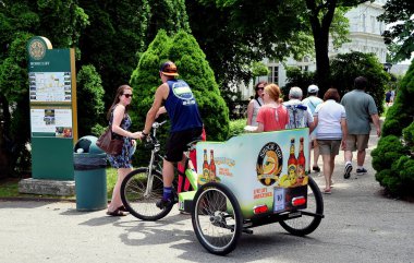 Newport, RI: Visitors Arriving via Pedicab at Rosecliff Mansion