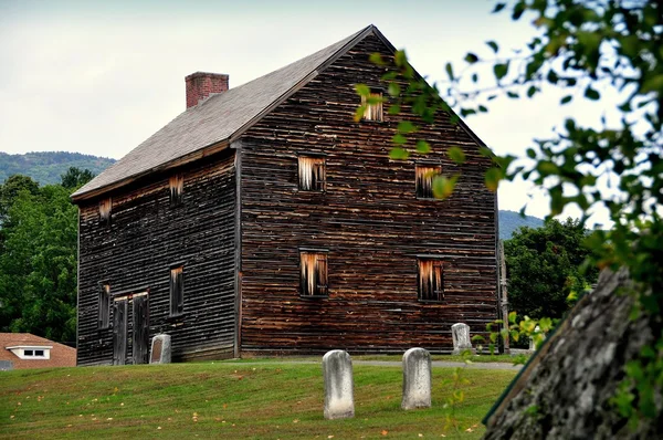 Adams, MA : 1782 East Hoosuck Quaker Meeting House — Photo