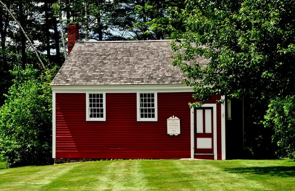 Jaffrey Center, NH: District 11 Little Red Schoolhouse — ストック写真