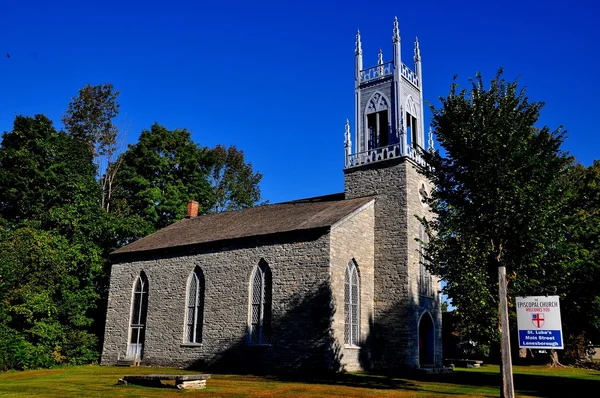 Lanesbory, MA: 1836 Old Stone Episcopal Church — ストック写真