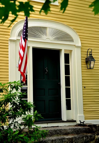 Hancock, NH: Federal Doorway of 18th Century Home Stockfoto