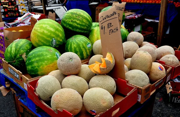 Boston, Ma: Melouny a vodní melouny v Haymarket — Stock fotografie