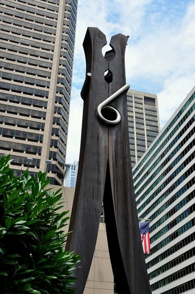 Philadelphia, PA: Claes Oldenburg Clothesline Sculpture — Stok fotoğraf