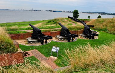 Baltimore, MD: Fort McHenry Cannons