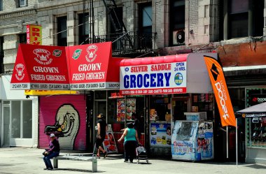 NYC:  Fast Food and Grocery Store in Harlem