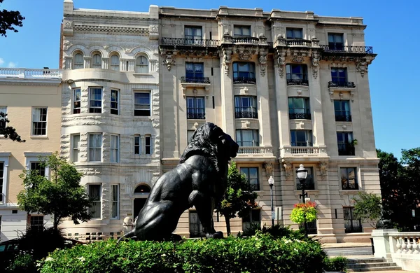 Baltimore, md: Löwenskulptur am Mount Vernon — Stockfoto