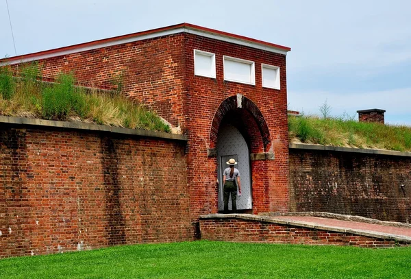 Baltimore, Md: Sally haveningang aan Fort Mchenry — Stockfoto