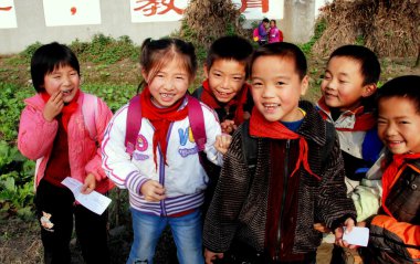 Li'an Village,China: Smiling Chinese School Children