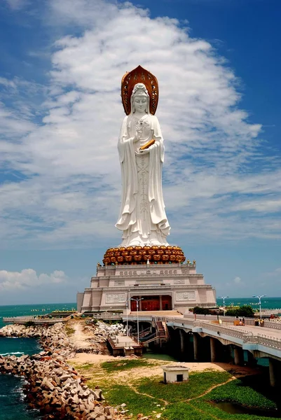 San ya, China: guan yin — Stockfoto