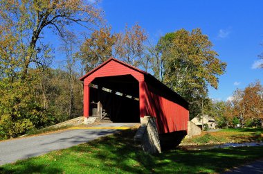 Goodville, Pennsylvania: Pool Forge Covered Bridge